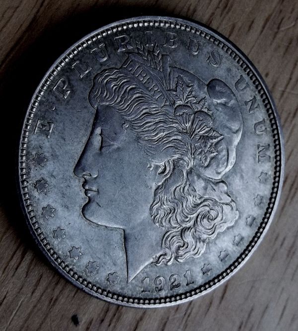 Interesting-Die-Gouge-On-The-Reverse-Of-This-21-P-Morgan
